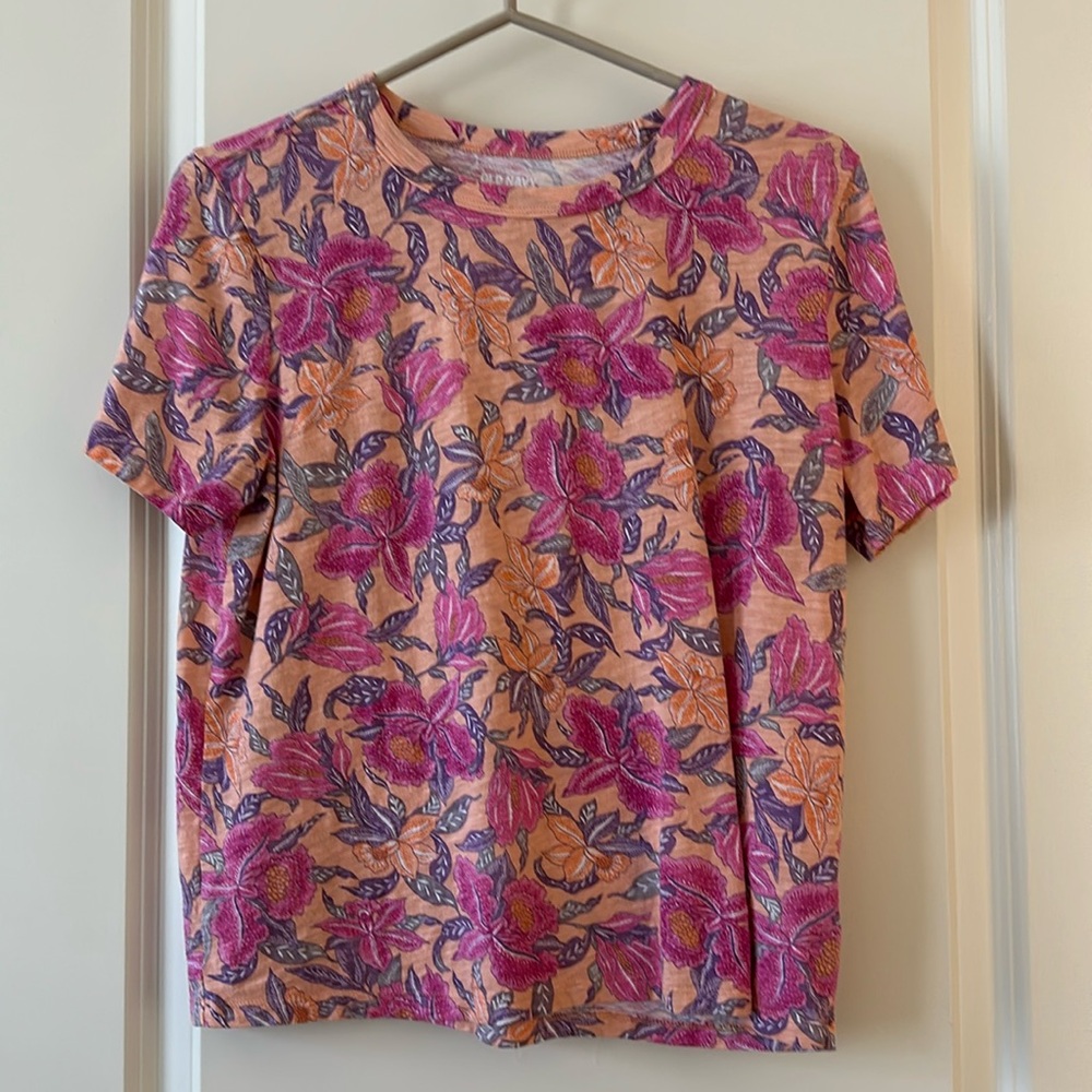 Old Navy tshirt